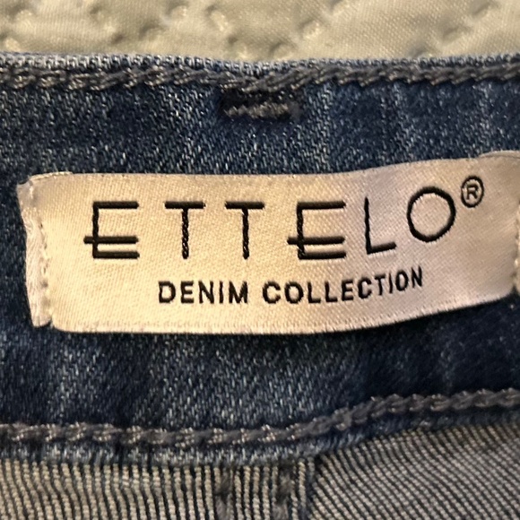 ETTELO Brand, high waisted barrel jeans, Size 4 - Picture 5 of 7
